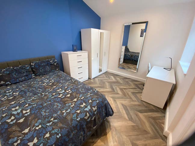 WOW Factor 12 bed Fallowfield House 🏡  Main Photo