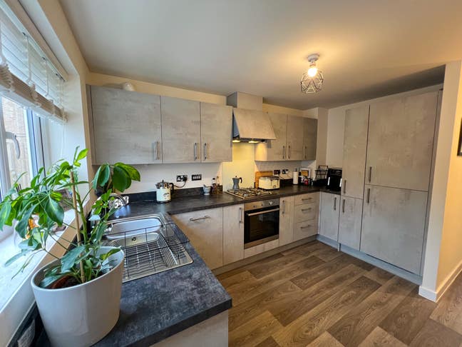 Furnished double room for rent in new build Main Photo