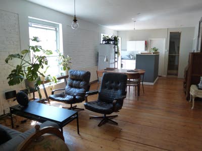 Double room in fantastic warehouse space  Main Photo