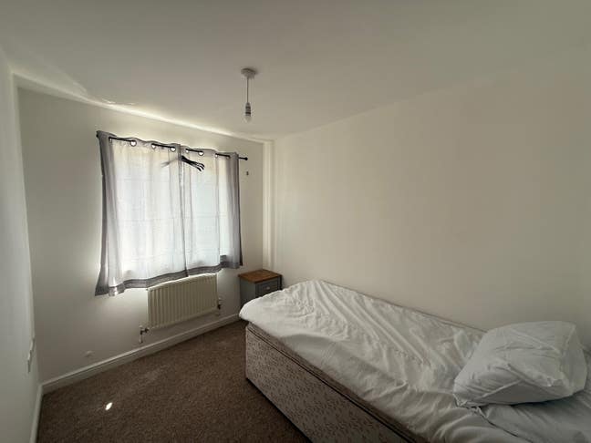 Neat Single Room to let Main Photo