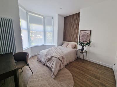  en-suite rooms in a freshly renovated 5-bedroom Main Photo