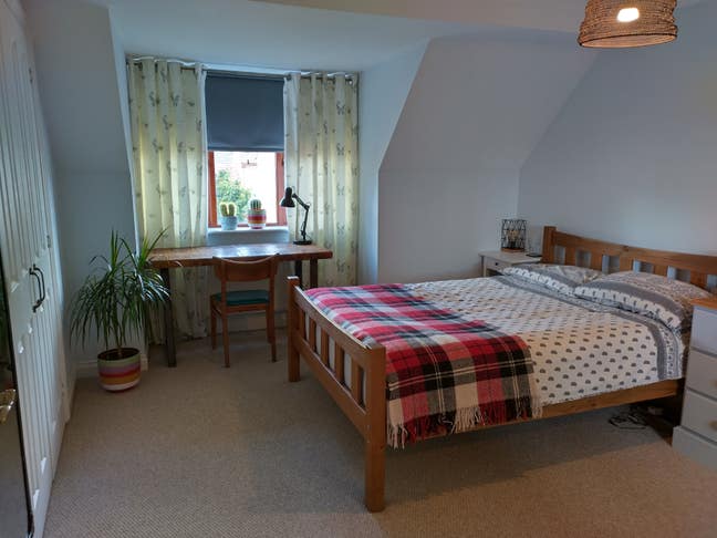 Huge Ensuite Master Bedroom in Westcroft Main Photo