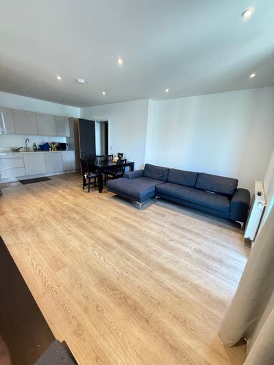 Looking for flatmate for Start of March in London Main Photo