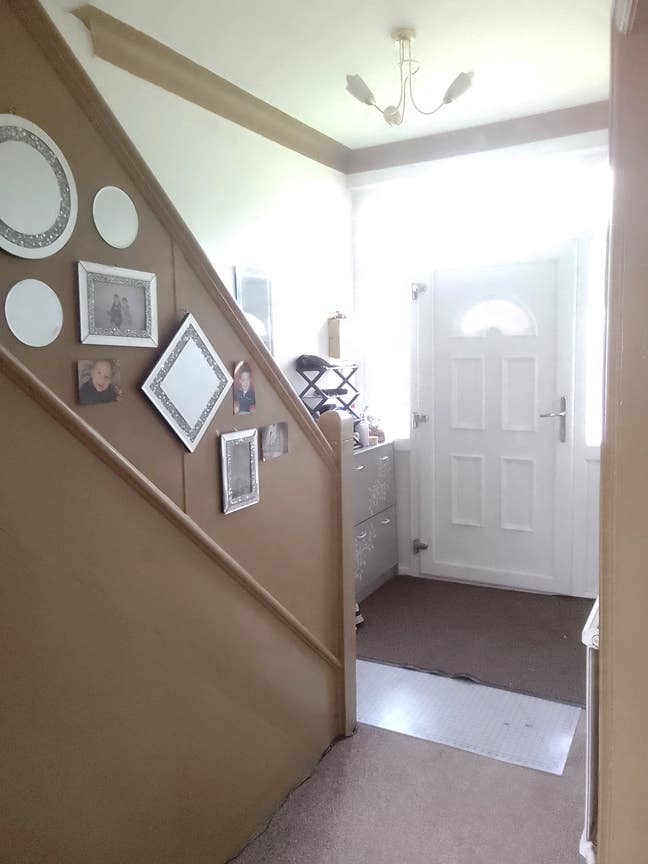 Spacious clean rooms, all bills included! Main Photo