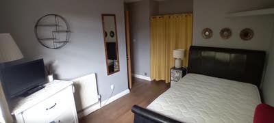 Double room in a family home. Main Photo