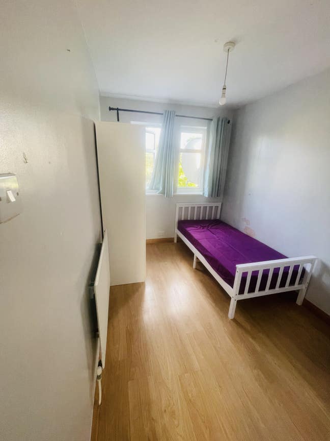  Single  Room  Available  Clayhall,  Redbridge Main Photo