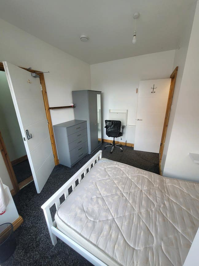 En-suite Room in a Shared House, Breedon Road, B30 Main Photo