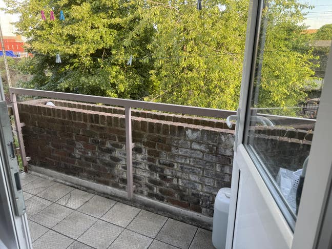 🔥Large Double Room - Prime Location Main Photo