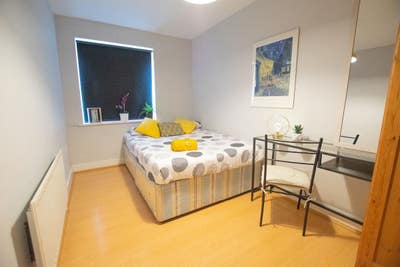 Double Room | St Davids Square | Bills Included Main Photo