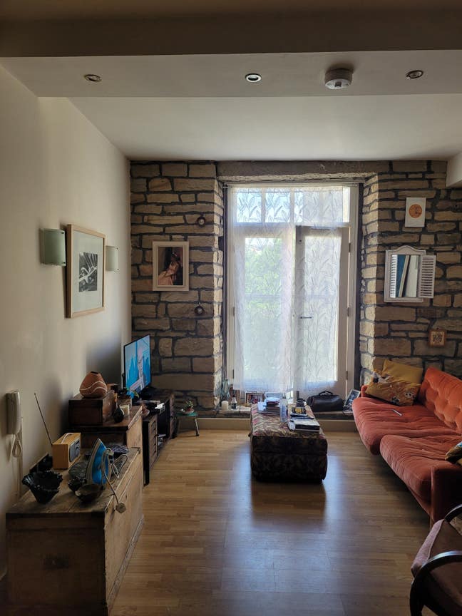 Comfortable and airy single room. Main Photo