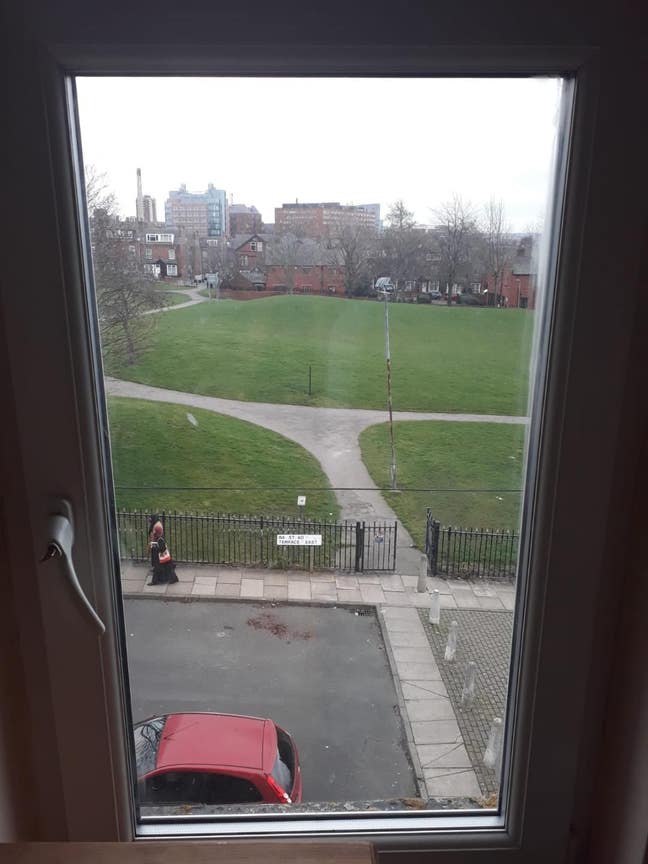 Single attic room in spacious hse, overlooks park Main Photo