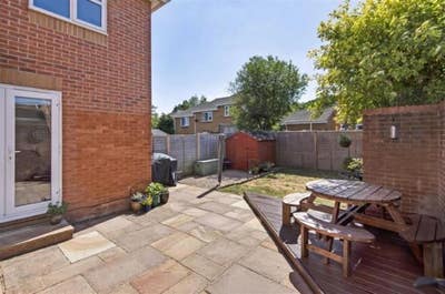 Spacious & Welcoming Family Home in Chandlers Ford Main Photo
