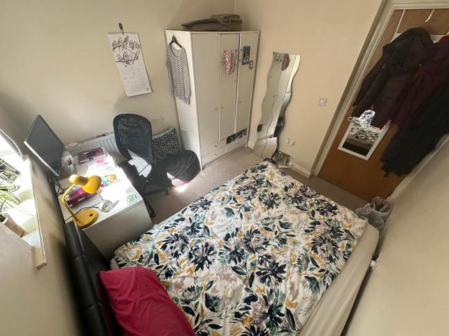 Bright Double Room in Lovely 2-Bed Flat – BH8 Main Photo