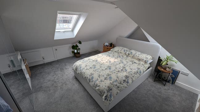 Large double room with en-suite & off road parking Main Photo