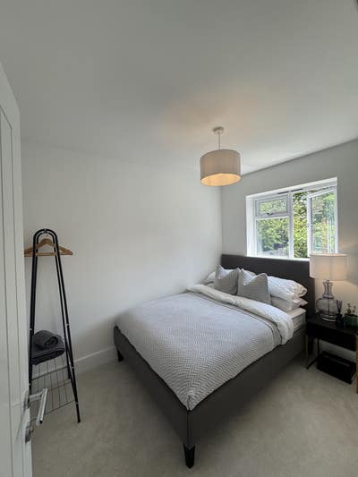 2 Luxurious Double Bedrooms, recently renovated!! Main Photo