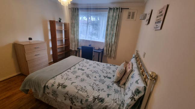 Canning Town Large Double 10Min Station  Main Photo