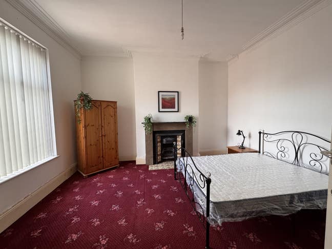 Large House Share - nr. City Centre * BILLS INC * Main Photo