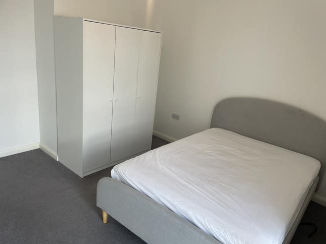 Amazing double room in Dartford town centre  Main Photo