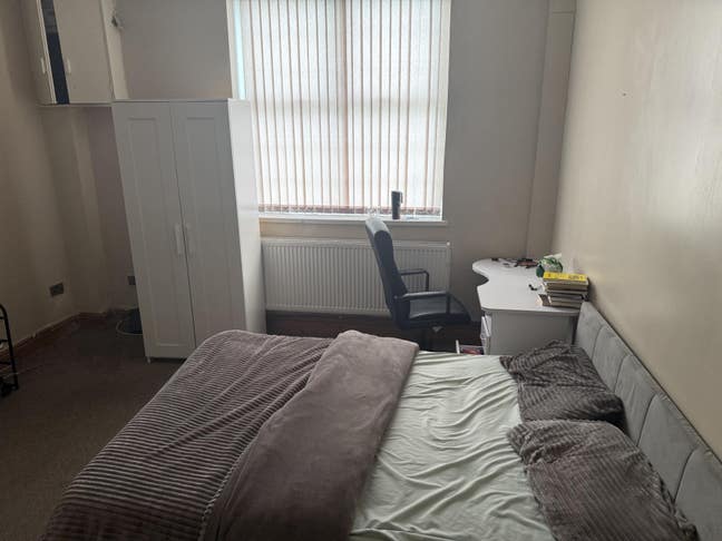 Large Room available Main Photo