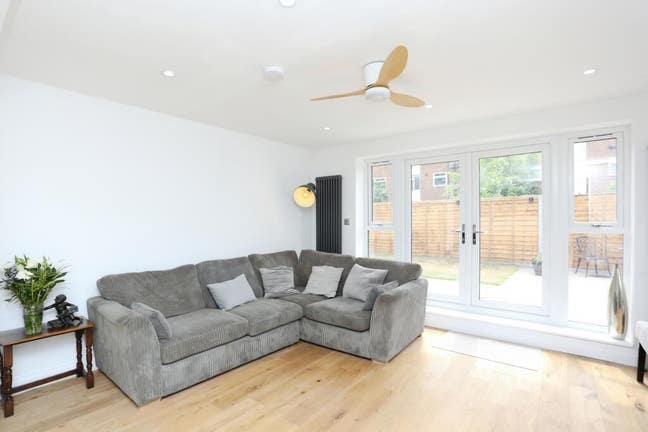 En suite - Short let (Female only) Main Photo