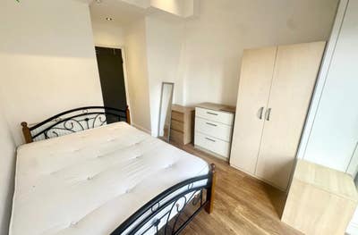 Spacious Double room to rent in Enfield! Main Photo