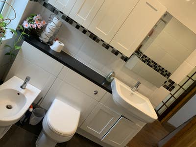 Single & Double Room Available – Quiet Home with G Main Photo