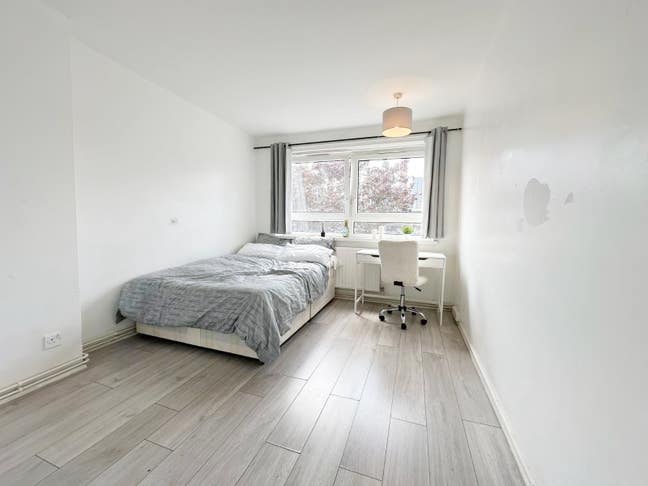 Bright Double Room in 3Bed Flat/ Liverpool Street Main Photo