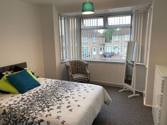 1 Double in a house with large communal space  Main Photo