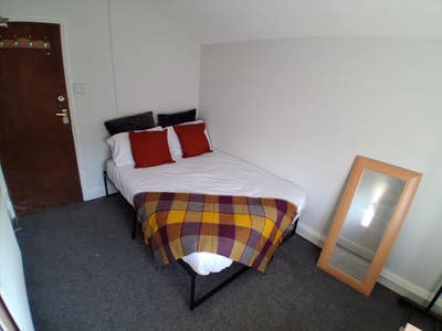 1 Double Bedroom in Northampton House Share   Main Photo