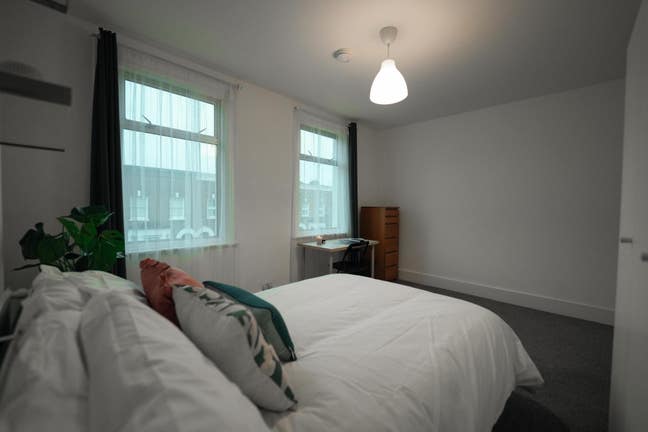 Spacious & Modern Double in Surrey Quays! Main Photo