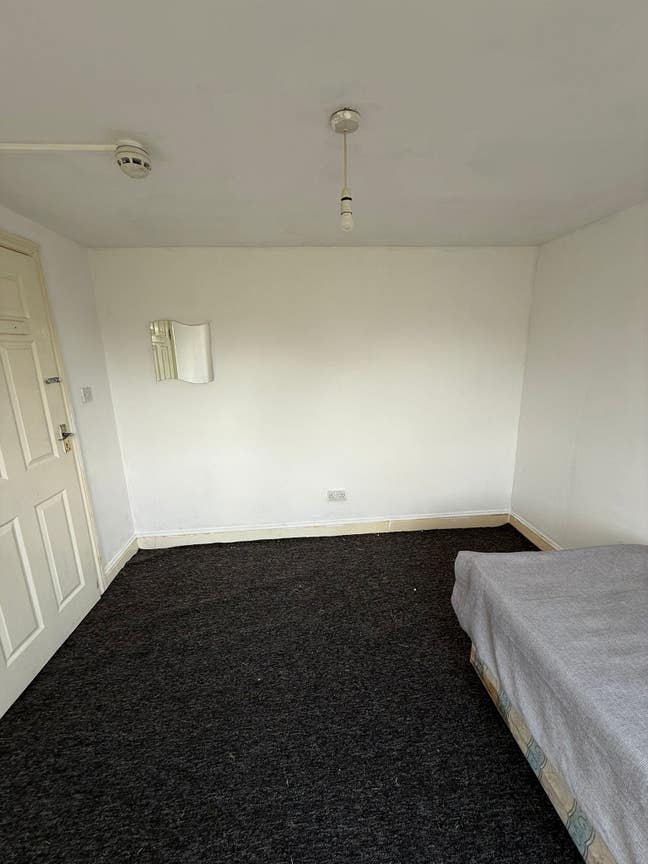 Attic Room Staple Corner Main Photo