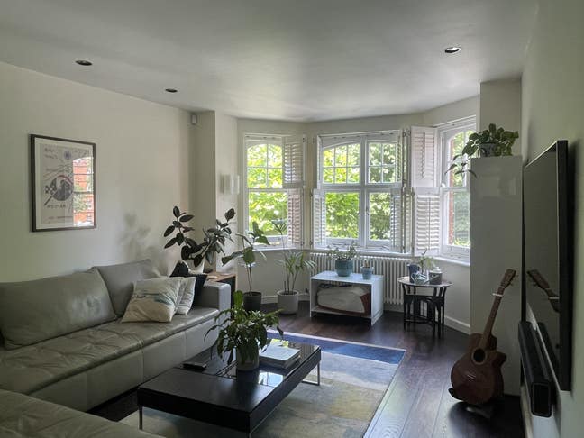 Room in Barons Court / West Ken flatshare Main Photo