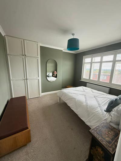 Very large double bedroom in Norbury  Main Photo