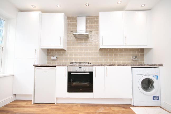 Two Bedroom in Bethernal Green Main Photo
