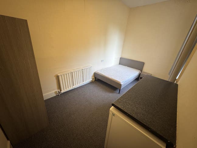Spacious Rooms Available for Single Occupancy Main Photo
