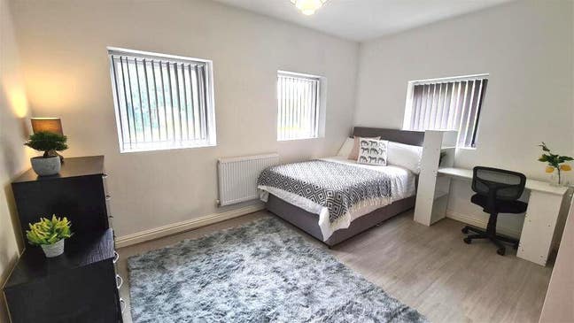 ** LARGE En Suite City Centre - ll Bills Included! Main Photo