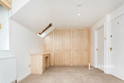 Modern En-Suite Double Bedroom Main Photo