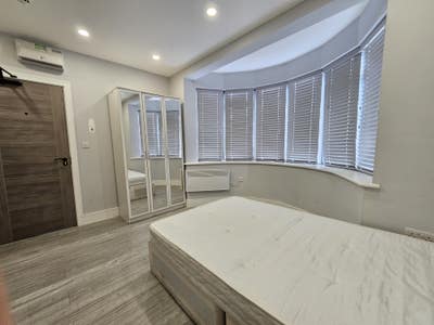 DSS - Studio Flat Available Northolt, Ealing UB5 Main Photo