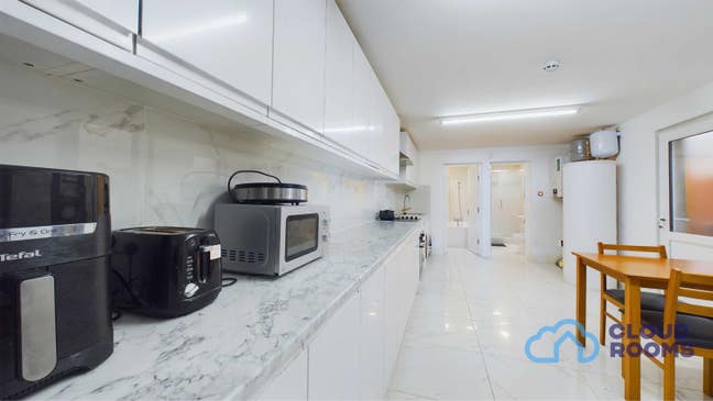 🌆Amazing Double Rooms E12 View Online Now 🏠 Main Photo