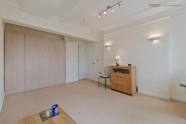 Modern Spacious Studio Apartment in Paddington Main Photo