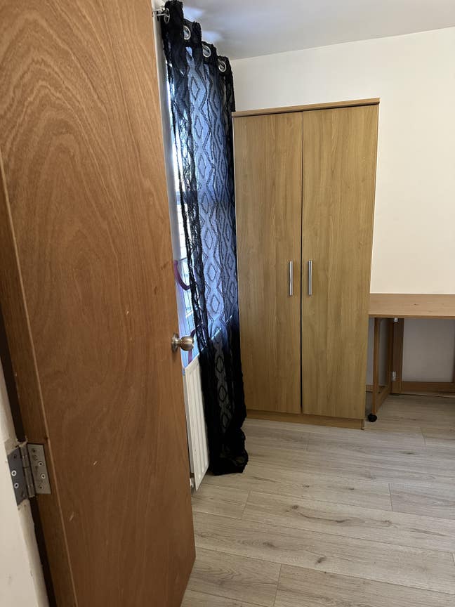 2 single room for rent Main Photo