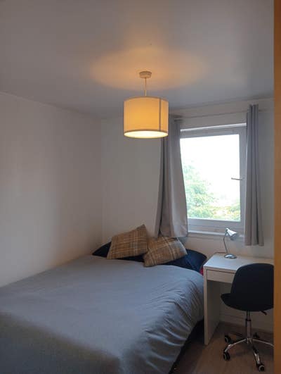 Double Room in Dennistoun – Bills Included Main Photo