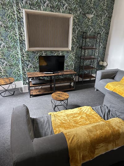 Double rooms near City, Cadbury world & QE Main Photo