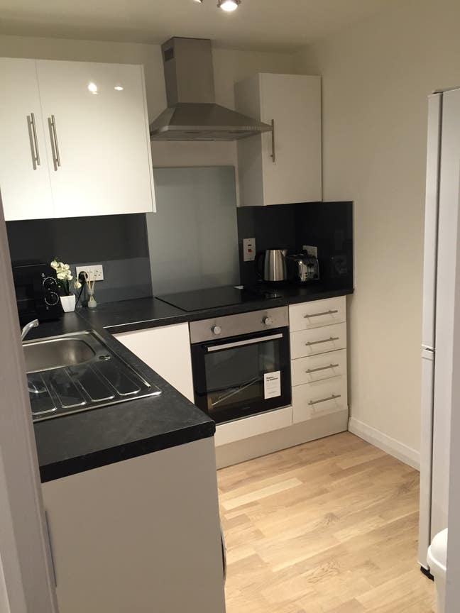 2 bedrooms 2 bathroom spacious flatshare. Main Photo