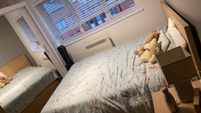 All included Spacious bedroom for rent Main Photo