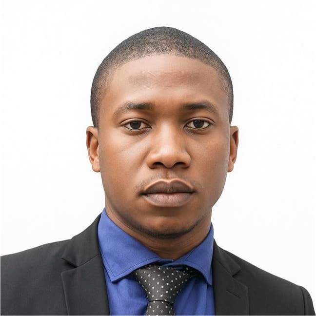 Professional male seeking double room Main Photo