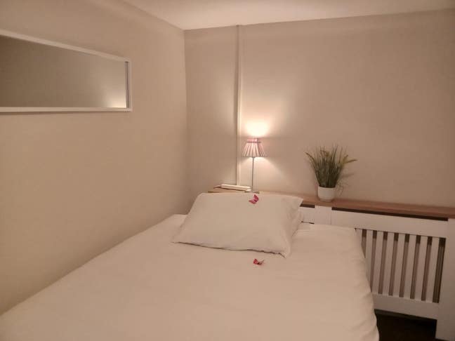 Serviced Ensuite Double bedroom  Main Photo