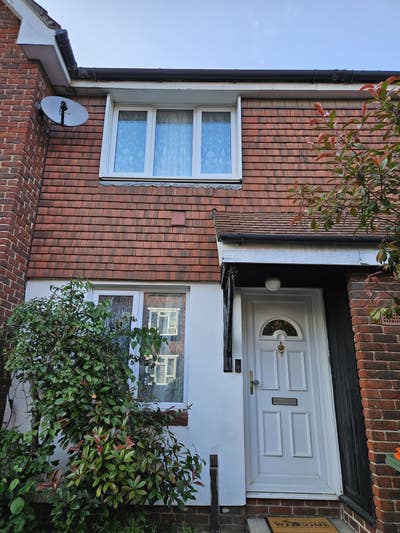 Newly Refurbished 2 Bed House Close to Dlr Main Photo