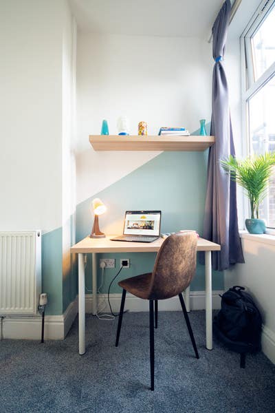 Lovely Double Room close to City C - All Bills! Main Photo
