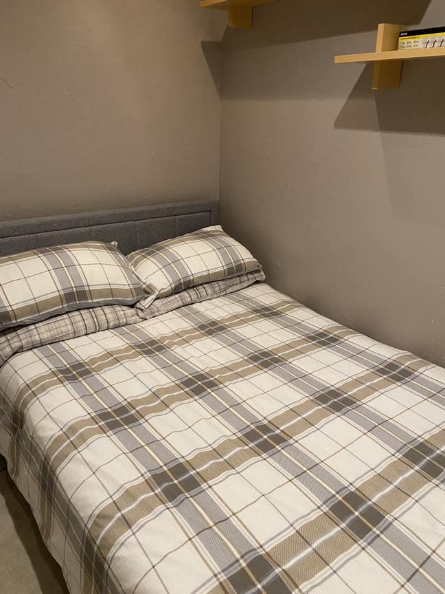 Small double room Main Photo